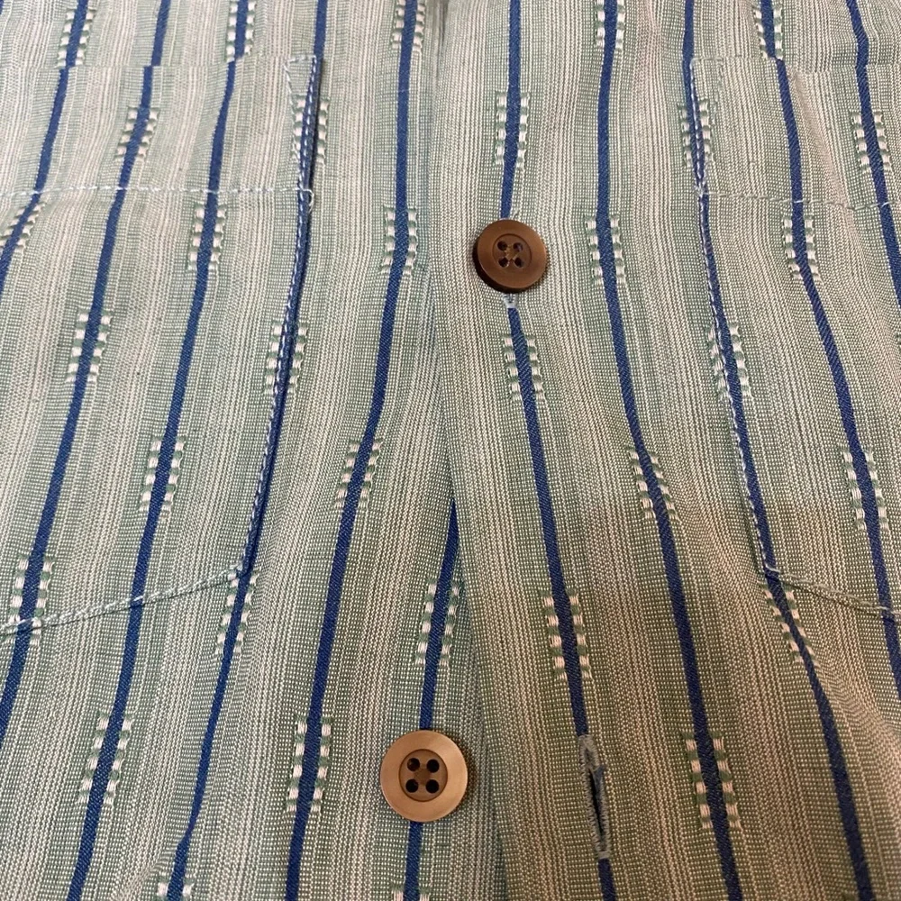 Tommy Bahama Men’s button down shirt - Picture 2 of 6